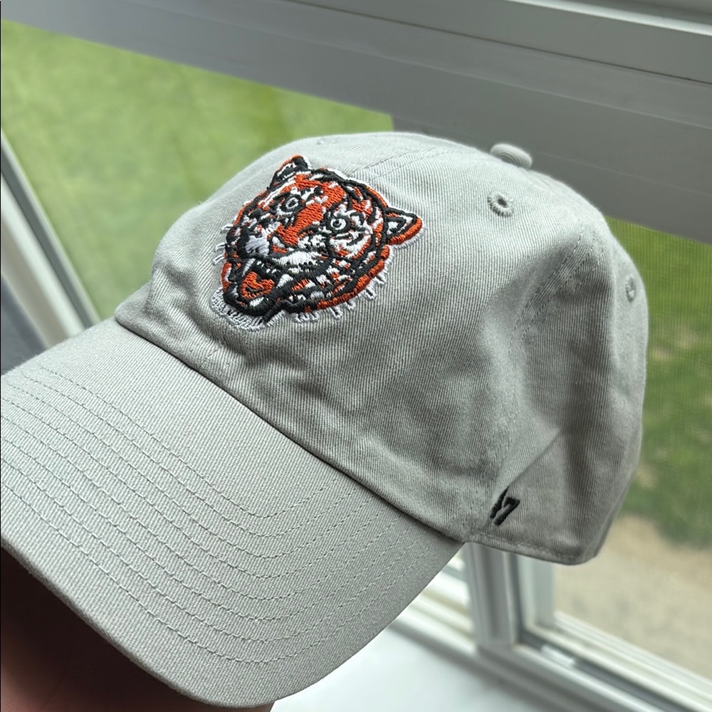 Gray Cap with Detroit Tigers Embroidery